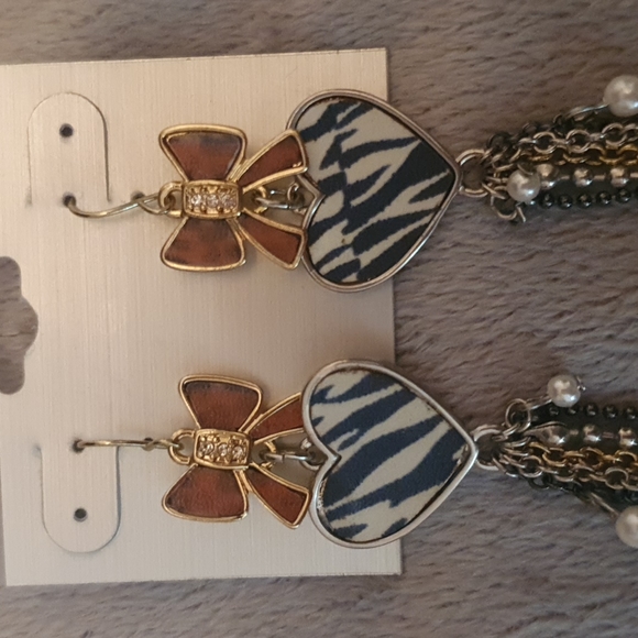 Brand New Guess Earrings - Picture 2 of 4